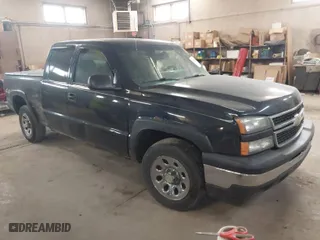 2006 Chevrolet Silverado 1500 LT1 with VIN 1GCEK19Z06Z204034, listed as a IAAI auction lot 41276914 with 133,677 mi miles. Bid and sale history available at carsss.com. Image 1.