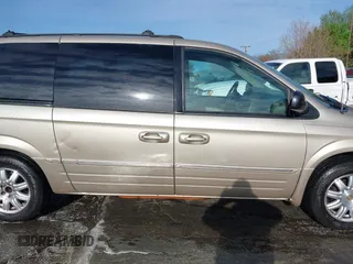 2005 Chrysler Town & Country Touring with VIN 2C4GP54L15R131849, listed as a IAAI auction lot 41933389 with 276,344 mi miles. Bid and sale history available at carsss.com. Image 13.