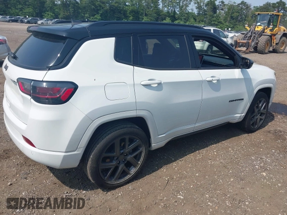 2024 Jeep Compass Limited с VIN 3C4NJDCN9RT164977, выставлен на аукционе IAAI как лот 42563780 с пробегом 4 229 миль миль и . История ставок и продаж доступна на DreamBid. Изображение 4.