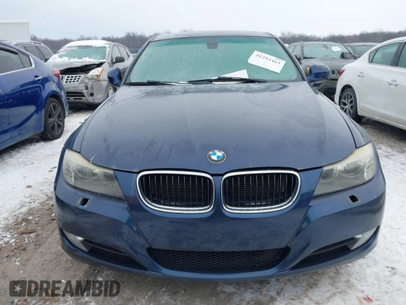 2011 BMW 3 Series 328i xDrive with VIN WBAPK7C59BA821214, listed as a IAAI auction lot 41293463 with 159,226 mi miles. Bid and sale history available at carsss.com. Image 11.