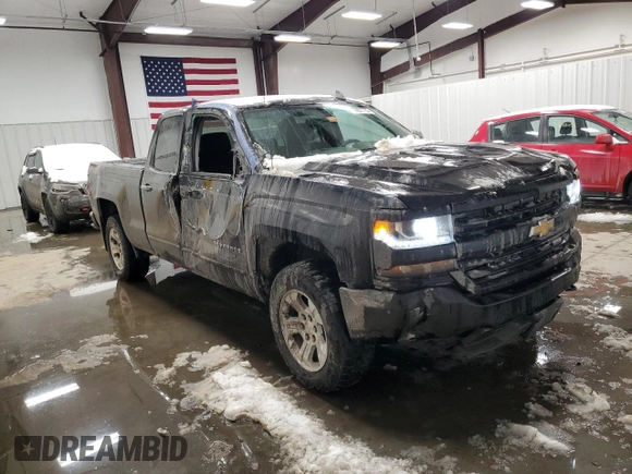2018 Chevrolet Silverado 1500 LT with VIN 1GCVKRECXJZ337506, listed as a Copart auction lot 44957755 with 110,741 mi miles and Salvage Title. Bid and sale history available at DreamBid. Image 4.