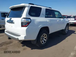 2018 Toyota 4Runner SR5 with VIN JTEBU5JR3J5597331, listed as a IAAI auction lot 41506914 with 86,011 mi miles. Bid and sale history available at carsss.com. Image 4.