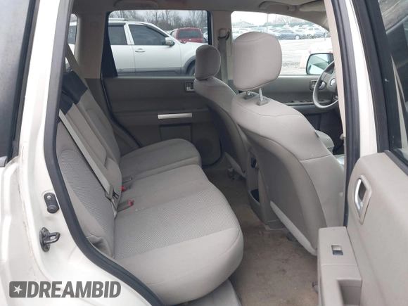 2007 Mitsubishi Endeavor LS with VIN 4A4MN21S47E075272, listed as a IAAI auction lot 41751802 with 189,090 mi miles. Bid and sale history available at carsss.com. Image 8.