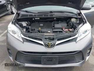 2018 Toyota Sienna LE Auto Access Seat with VIN 5TDKZ3DC1JS953593, listed as a IAAI auction lot 41478930 with 171,792 mi miles. Bid and sale history available at carsss.com. Image 10.