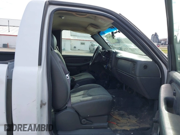 2006 Chevrolet Silverado 1500 Work Truck with VIN 1GCEK14XX6Z282116, listed as a IAAI auction lot 41864276 with 227,306 mi miles. Bid and sale history available at carsss.com. Image 5.