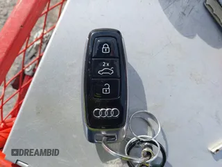2022 Audi e-tron Premium z VIN WA1AAAGE2NB040546, wystawiony jako IAAI lot #41813053 z przebiegiem 47 002 mil mil oraz . Historia ofert i sprzedaży dostępna na DreamBid. Obrazek 11.