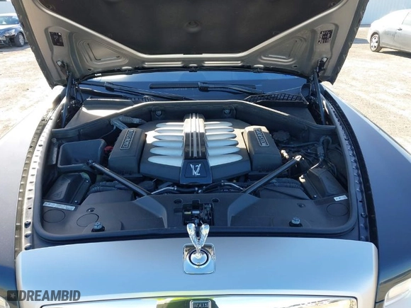 2011 Rolls-Royce Ghost with VIN SCA664S5XBUX49688, listed as a IAAI auction lot 40971162 with 17,595 mi miles. Bid and sale history available at carsss.com. Image 10.