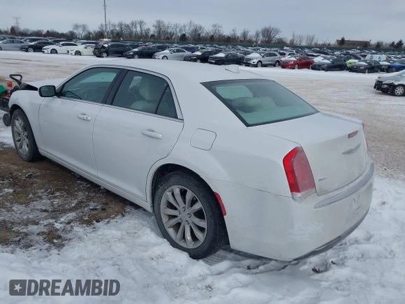 2015 Chrysler 300 Limited with VIN 2C3CCARG8FH756811, listed as a IAAI auction lot 41614649 with 70,580 mi miles. Bid and sale history available at carsss.com. Image 3.