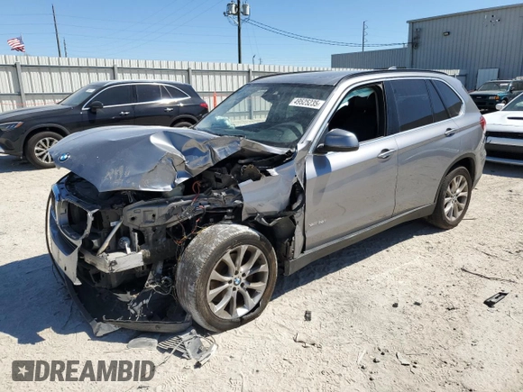 2016 BMW X5 xDrive35i z VIN 5UXKR0C51G0P30210, wystawiony jako Copart lot #49525235 z przebiegiem Nie podano mil oraz Szkoda całkowita • Salvage title. Historia ofert i sprzedaży dostępna na DreamBid. Obrazek 1.