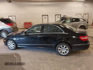 2012 Mercedes-Benz E 350 Luxury z VIN WDDHF8JB5CA563419, wystawiony jako IAAI lot #42184077 z przebiegiem 136 795 mil mil oraz . Historia ofert i sprzedaży dostępna na DreamBid. Obrazek 14.