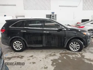 2018 Kia Sorento LX with VIN 5XYPG4A32JG383316, listed as a IAAI auction lot 41578609 with 1 mi miles. Bid and sale history available at carsss.com. Image 13.