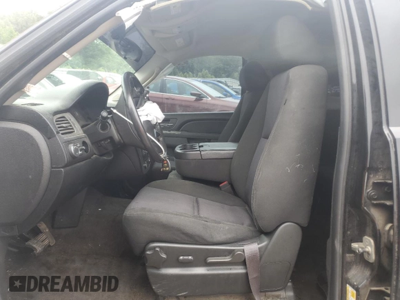 2010 Chevrolet Suburban LS with VIN 1GNUKHE35AR236645, listed as a Copart auction lot 61036895 with 237,512 mi miles and Salvage title. Bid and sale history available at DreamBid. Image 7.