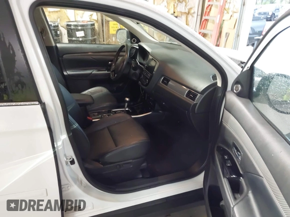 2019 Mitsubishi Outlander SE with VIN JA4AD3A39KZ005645, listed as a IAAI auction lot 41928925 with 78,819 mi miles and . Bid and sale history available at DreamBid. Image 5.