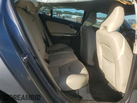 2017 Volvo S60 Inscription z VIN LYV402HKXHB153423, wystawiony jako Copart lot #82981224 z przebiegiem Nie podano mil oraz Szkoda całkowita • Salvage title. Historia ofert i sprzedaży dostępna na DreamBid. Obrazek 10.