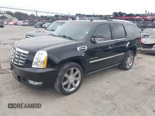 2013 Cadillac Escalade z VIN 1GYS4EEJXDR123523, wystawiony jako IAAI lot #41297183 z przebiegiem 98 248 mil mil oraz . Historia ofert i sprzedaży dostępna na DreamBid. Obrazek 18.