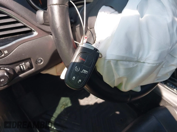 2019 Jeep Cherokee Limited с VIN 1C4PJMDXXKD135511, выставлен на аукционе IAAI как лот 42532399 с пробегом 94 317 миль миль и . История ставок и продаж доступна на DreamBid. Изображение 11.