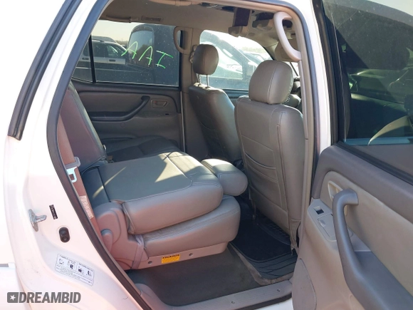 2006 Toyota Sequoia SR5 with VIN 5TDZT34AX6S283130, listed as a IAAI auction lot 41839079 with 207,638 mi miles. Bid and sale history available at carsss.com. Image 8.