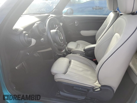 2019 MINI Convertible Cooper S с VIN WMWWG9C59K3E41385, выставлен на аукционе Copart как лот 74269624 с пробегом Не указан миль и На запчасти • Non repairable. История ставок и продаж доступна на DreamBid. Изображение 7.