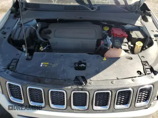 2020 Jeep Compass Latitude z VIN 3C4NJCBB6LT141472, wystawiony jako Copart lot #55794985 z przebiegiem Nie podano mil oraz Szkoda całkowita • Salvage title. Historia ofert i sprzedaży dostępna na DreamBid. Obrazek 11.