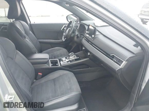 2022 Mitsubishi Outlander SE z VIN JA4J3UA87NZ059213, wystawiony jako IAAI lot #41723525 z przebiegiem 41 610 mil mil oraz . Historia ofert i sprzedaży dostępna na DreamBid. Obrazek 5.
