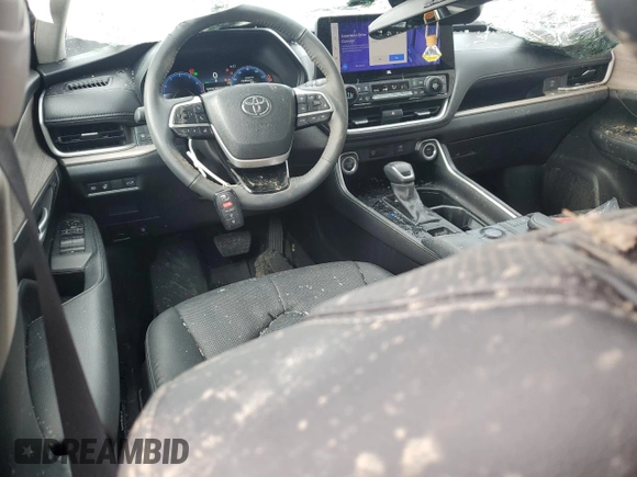 2024 Toyota Highlander XLE with VIN 5TDAAAB59RS001075, listed as a Copart auction lot 56958835 with 35,970 mi miles and Salvage title. Bid and sale history available at DreamBid. Image 8.