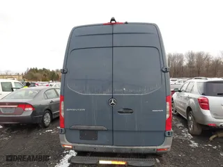 2019 Mercedes-Benz Sprinter Cargo Van with VIN WD4PF0CD9KP065019, listed as a IAAI auction lot 41070270 with 187,464 mi miles. Bid and sale history available at carsss.com. Image 17.