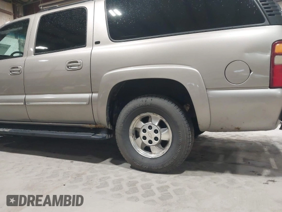 2002 Chevrolet Suburban LT with VIN 3GNFK16ZX2G296571, listed as a IAAI auction lot 41979801 with 180,144 mi miles. Bid and sale history available at carsss.com. Image 6.