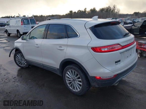 2019 Lincoln MKC Standard with VIN 5LMCJ1D91KUL26077, listed as a IAAI auction lot 41455499 with 55,782 mi miles. Bid and sale history available at carsss.com. Image 3.