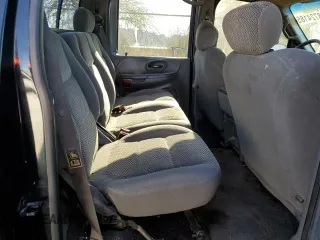 2002 Ford F-150 XLT with VIN 1FTRW07682KB94008, listed as a Copart auction lot 88724185 with 231,464 mi miles and Salvage Title. Bid and sale history available at carsss.com. Image 10.