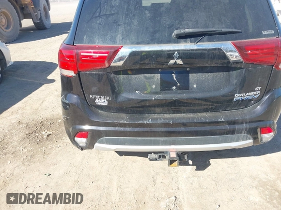 2018 Mitsubishi Outlander SEL with VIN JA4J24A56JZ031678, listed as a IAAI auction lot 38897134 with 146,701 mi miles and . Bid and sale history available at DreamBid. Image 17.