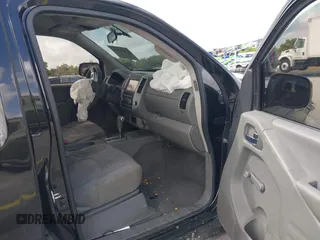 2019 Nissan Frontier SV z VIN 1N6DD0EV4KN745055, wystawiony jako IAAI lot #41913656 z przebiegiem Nie podano mil oraz . Historia ofert i sprzedaży dostępna na DreamBid. Obrazek 5.