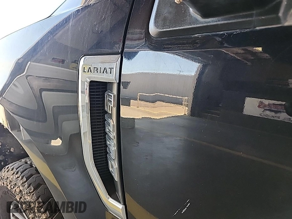 2019 Ford F-250 XL z VIN 1FT7W2BT0KED41596, wystawiony jako IAAI lot #42785422 z przebiegiem 246 034 mil mil oraz . Historia ofert i sprzedaży dostępna na DreamBid. Obrazek 4.
