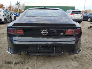 2024 Nissan Z Performance z VIN JN1BZ4BH5RM360916, wystawiony jako Copart lot #76335904 z przebiegiem 7 004 mil mil oraz Szkoda całkowita • Salvage title. Historia ofert i sprzedaży dostępna na DreamBid. Obrazek 6.