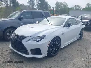 2024 Lexus RC F F z VIN JTHDP5BC5R5009096, wystawiony jako IAAI lot #42017619 z przebiegiem 617 mil mil oraz . Historia ofert i sprzedaży dostępna na DreamBid. Obrazek 2.