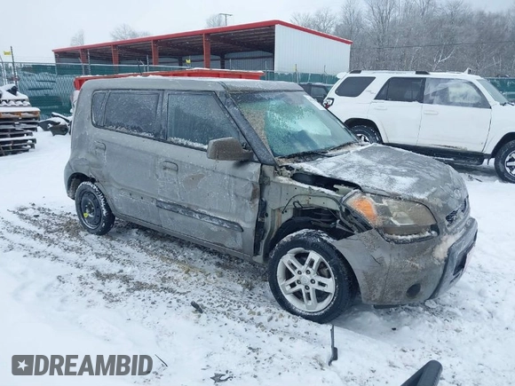 2010 Kia Soul + with VIN KNDJT2A23A7042047, listed as a IAAI auction lot 41578149 with 39,485 mi miles. Bid and sale history available at carsss.com. Image 1.