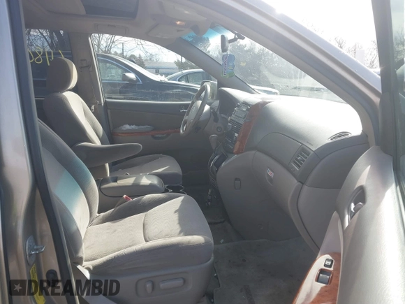 2006 Toyota Sienna XLE with VIN 5TDZA22C16S487917, listed as a IAAI auction lot 41809329 with 274,537 mi miles. Bid and sale history available at carsss.com. Image 5.