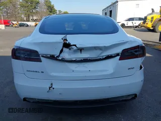 2016 Tesla Model S 90D with VIN 5YJSA1E26GF147327, listed as a IAAI auction lot 42077766 with 89,502 mi miles and . Bid and sale history available at DreamBid. Image 16.