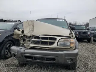 2001 Ford Explorer XLT z VIN 1FMZU73E41ZA32695, wystawiony jako Copart lot #44854745 z przebiegiem 77 039 mil mil oraz Szkoda całkowita • Salvage title. Historia ofert i sprzedaży dostępna na DreamBid. Obrazek 5.