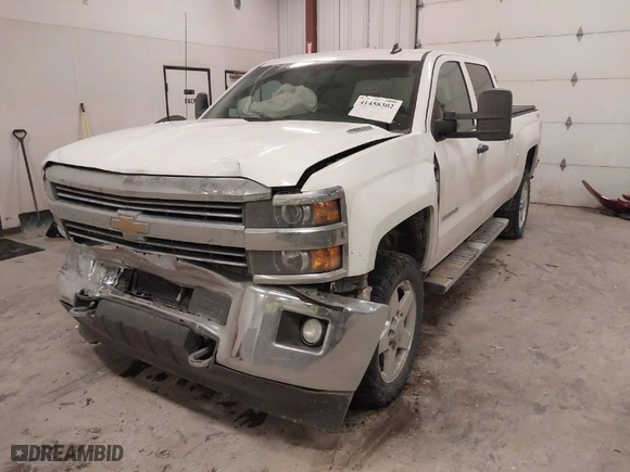 2015 Chevrolet Silverado 2500HD LT with VIN 1GC1KVE89FF174651, listed as a IAAI auction lot 41458302 with 206,591 mi miles. Bid and sale history available at carsss.com. Image 2.