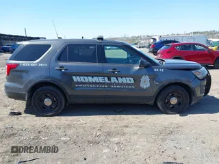 2016 Ford Utility Police Interceptor with VIN 1FM5K8AR2GGA62704, listed as a IAAI auction lot 42005557 with 123,661 mi miles. Bid and sale history available at carsss.com. Image 13.