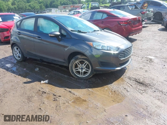 2019 Ford Fiesta SE z VIN 3FADP4EJ9KM125252, wystawiony jako IAAI lot #42221622 z przebiegiem 57 366 mil mil oraz . Historia ofert i sprzedaży dostępna na DreamBid. Obrazek 1.