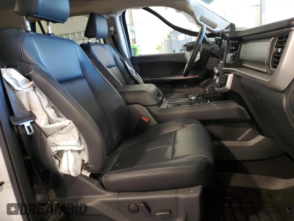 2024 Ford Expedition Max XLT with VIN 1FMJK1H8XREB02917, listed as a Copart auction lot 88500205 with 2,632 mi miles and Salvage Title. Bid and sale history available at DreamBid. Image 7.