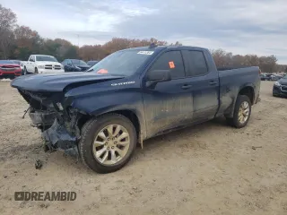 2020 Chevrolet Silverado 1500 Custom with VIN 1GCRWBEK1LZ225099, listed as a Copart auction lot 84474384 with 104,928 mi miles and Salvage Title. Bid and sale history available at carsss.com. Image 1.