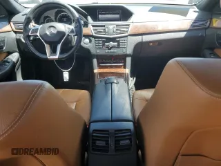 2013 Mercedes-Benz E 350 Luxury with VIN WDDHF8JB2DA733575, listed as a Copart auction lot 61680145 with 83,098 mi miles and Salvage title. Bid and sale history available at DreamBid. Image 8.