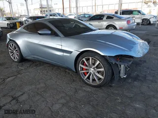2020 Aston Martin Vantage with VIN SCFSMGAW5LGN03383, listed as a IAAI auction lot 41000569 with 35,311 mi miles. Bid and sale history available at carsss.com. Image 1.