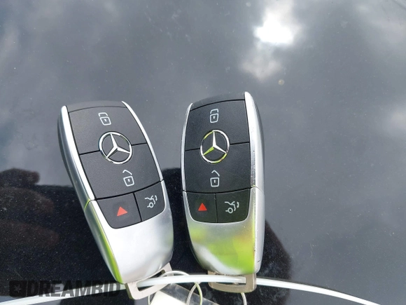 2020 Mercedes-Benz GLB 250 z VIN W1N4M4GB7LW051185, wystawiony jako IAAI lot #41927664 z przebiegiem 48 494 mil mil oraz . Historia ofert i sprzedaży dostępna na DreamBid. Obrazek 11.