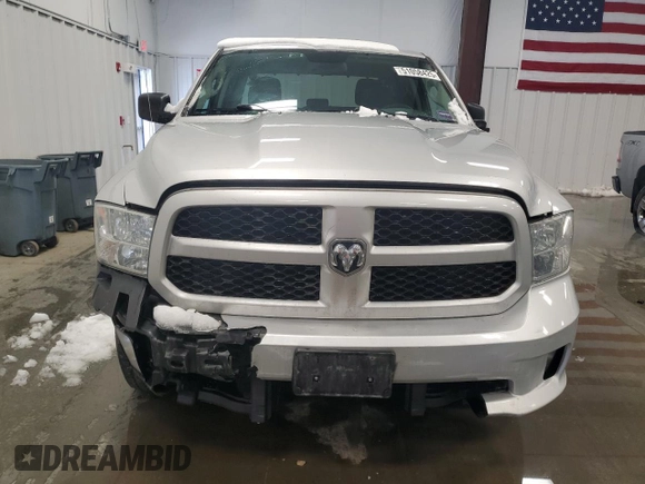 2018 Ram 1500 Express z VIN 1C6RR7FGXJS215702, wystawiony jako Copart lot #51058425 z przebiegiem 183 199 mil mil oraz Szkoda całkowita • Salvage title. Historia ofert i sprzedaży dostępna na DreamBid. Obrazek 5.