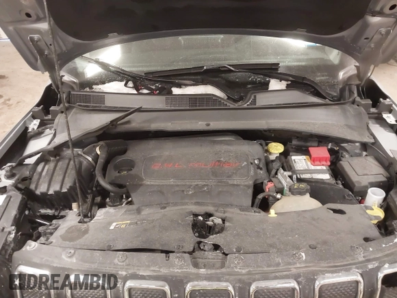 2022 Jeep Compass Latitude with VIN 3C4NJDBB1NT164537, listed as a IAAI auction lot 41424844 with 53,020 mi miles and . Bid and sale history available at DreamBid. Image 10.