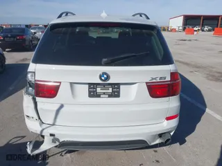 2011 BMW X5 35i with VIN 5UXZV4C57BL406526, listed as a IAAI auction lot 41580453 with 0 mi miles. Bid and sale history available at carsss.com. Image 6.