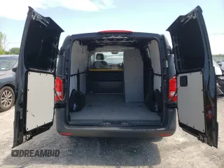 2020 Mercedes-Benz Metris Cargo z VIN W1YV0BEY0L3727010, wystawiony jako Copart lot #61809493 z przebiegiem 56 924 mil mil oraz . Historia ofert i sprzedaży dostępna na DreamBid. Obrazek 10.